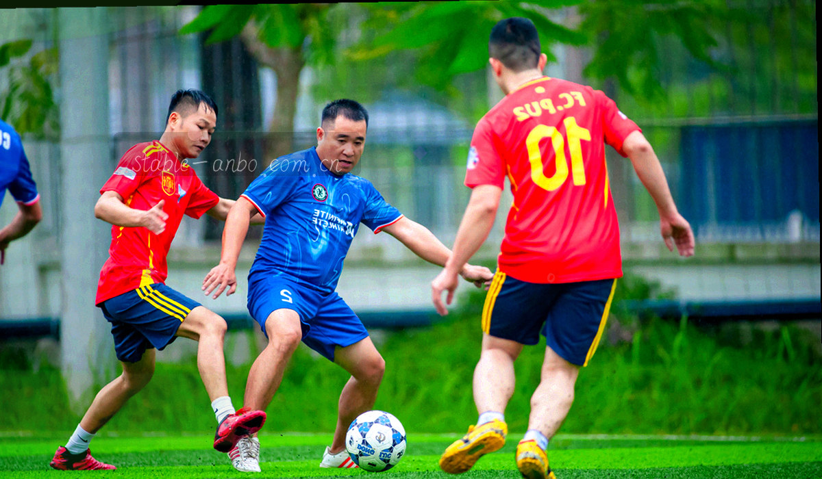 多层纸面与细网格线叠合的抽象纹理，象征条款条目分层归档
